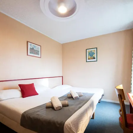 Logis Hotel La Cremaillere Hagetmau Exterior photo