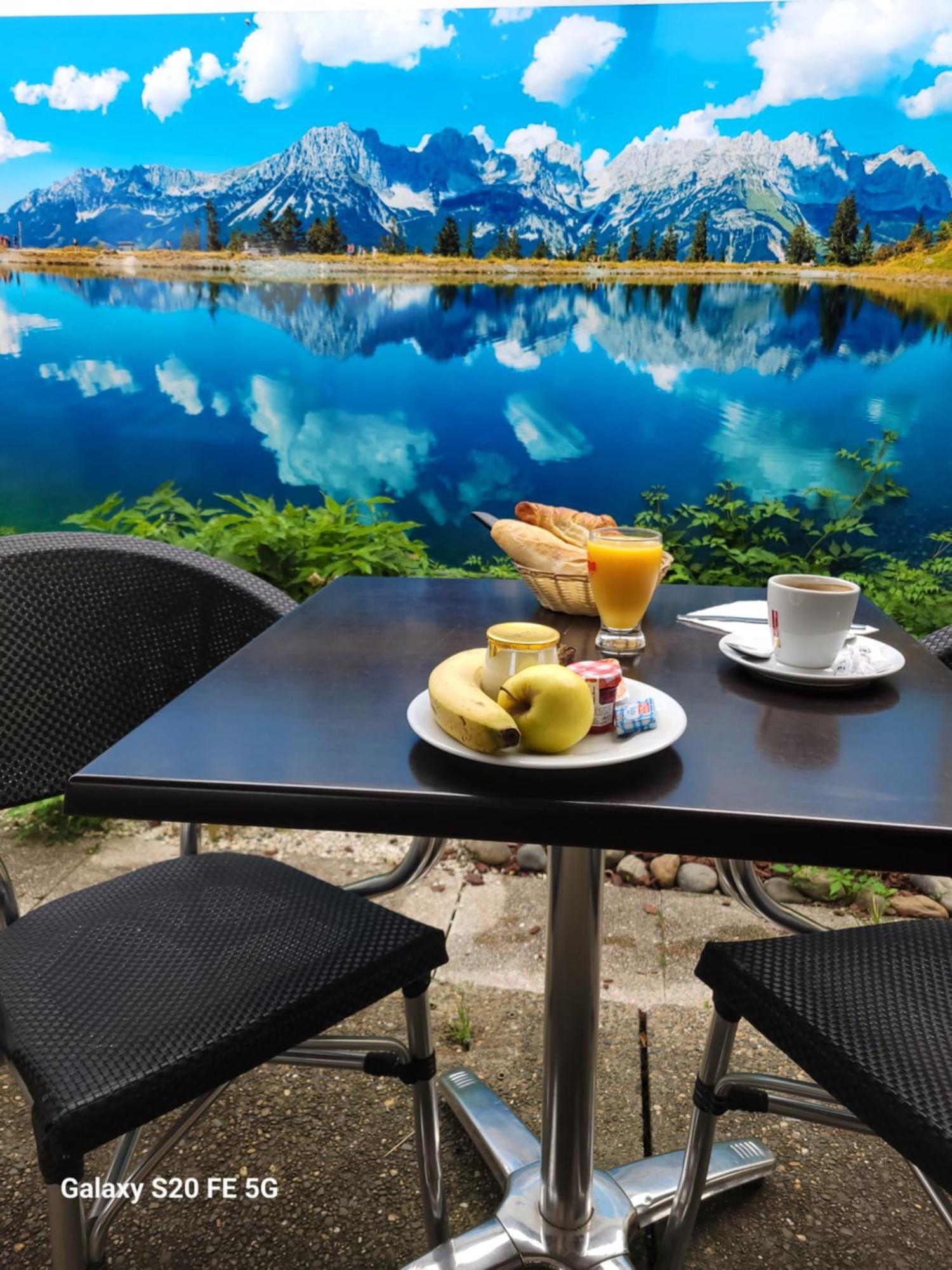 Logis La Cremaillere Hotel