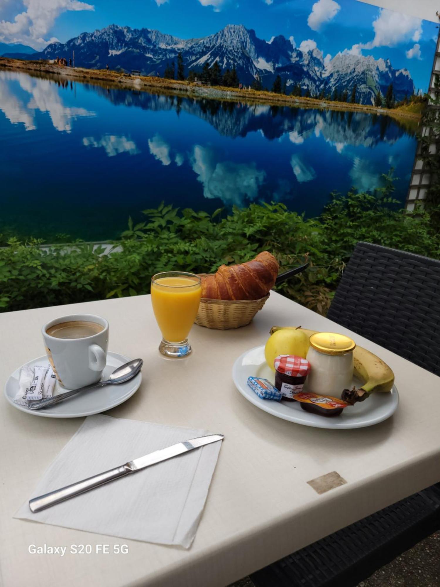 Logis La Cremaillere Hotel