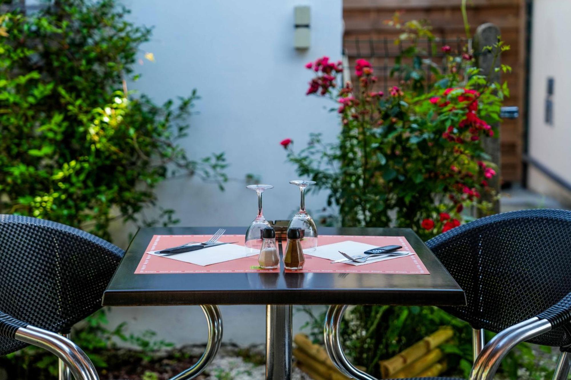 Logis La Cremaillere 2*